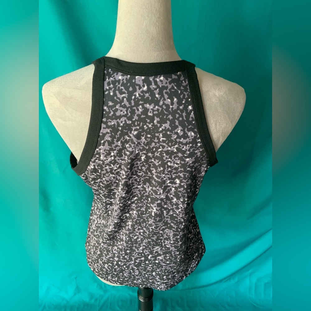 Nike Women’s DriFit Black, Gray, and White Patterned Racerback Tennis Tank - Picture 2 of 4